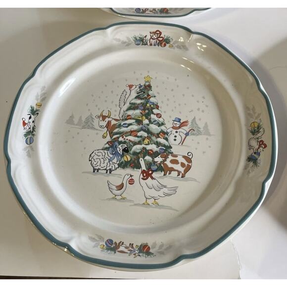 (4) International China Stoneware 11" Dinner Plates Country Christmas Pattern - Picture 2 of 9